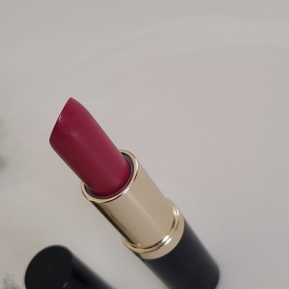 Estee Lauder Lipstick - Picture 5 of 13